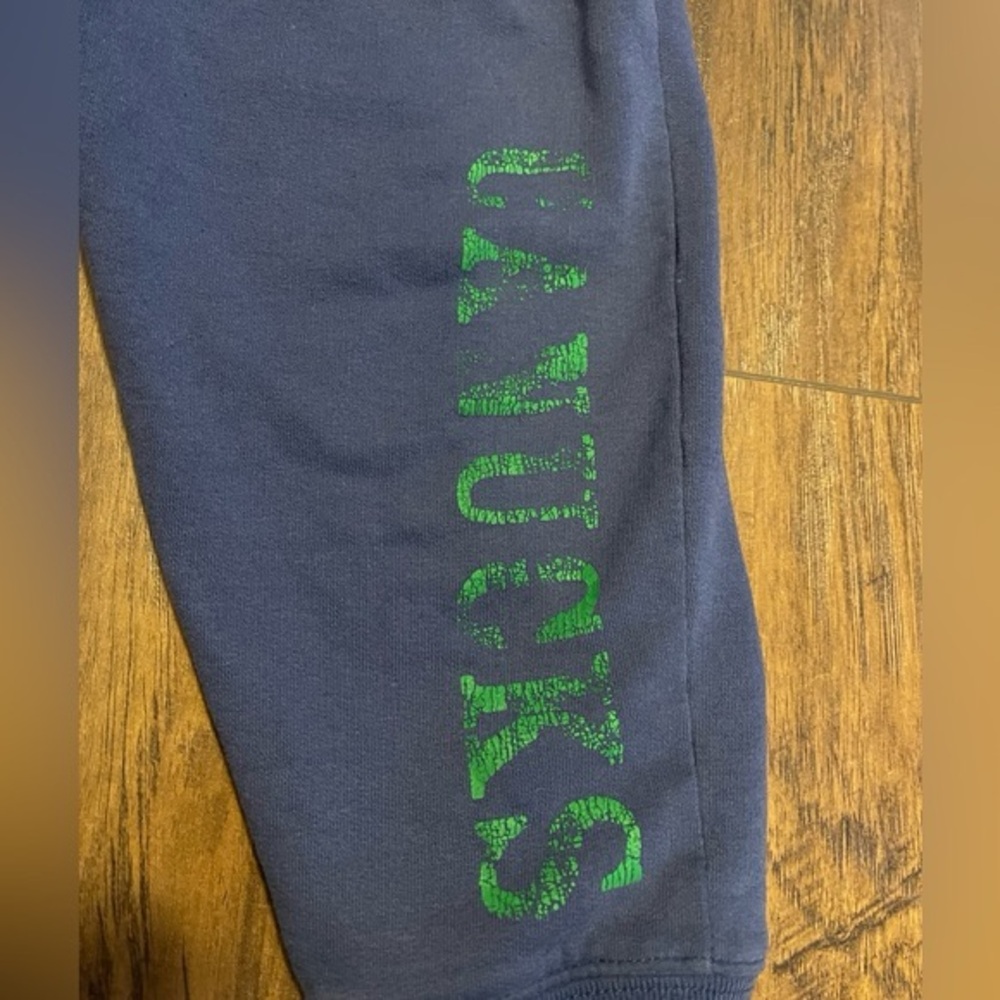 Vancouver Canucks 24 month Reebok sweat pants - Picture 2 of 4